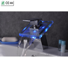 Grifo de lavabo de cristal LED Water Mixer Color Waterfall (QH0815F)